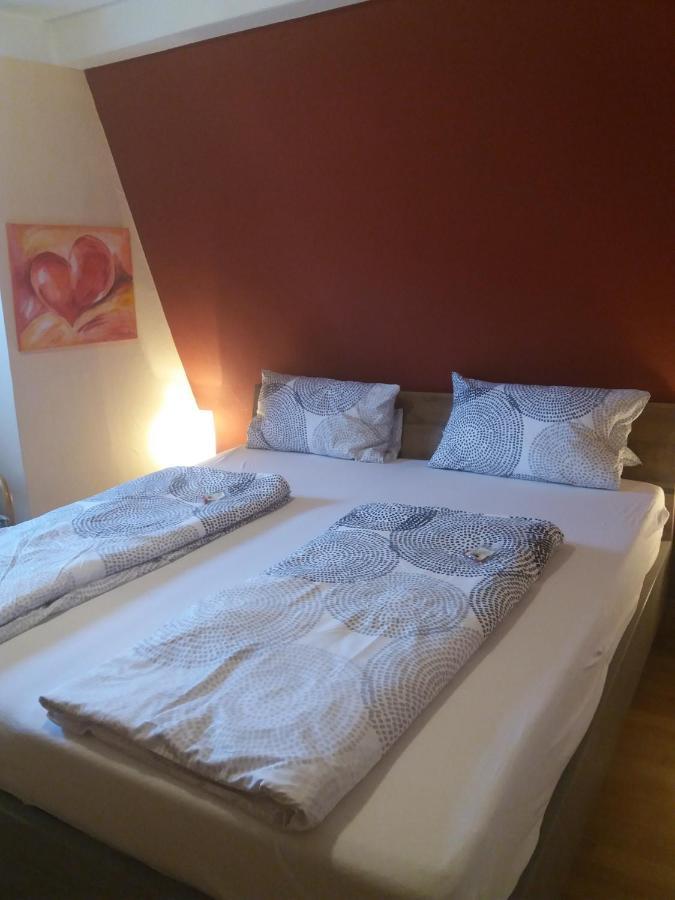 Weingut Matthias Dauns Apartment Райл Екстериор снимка