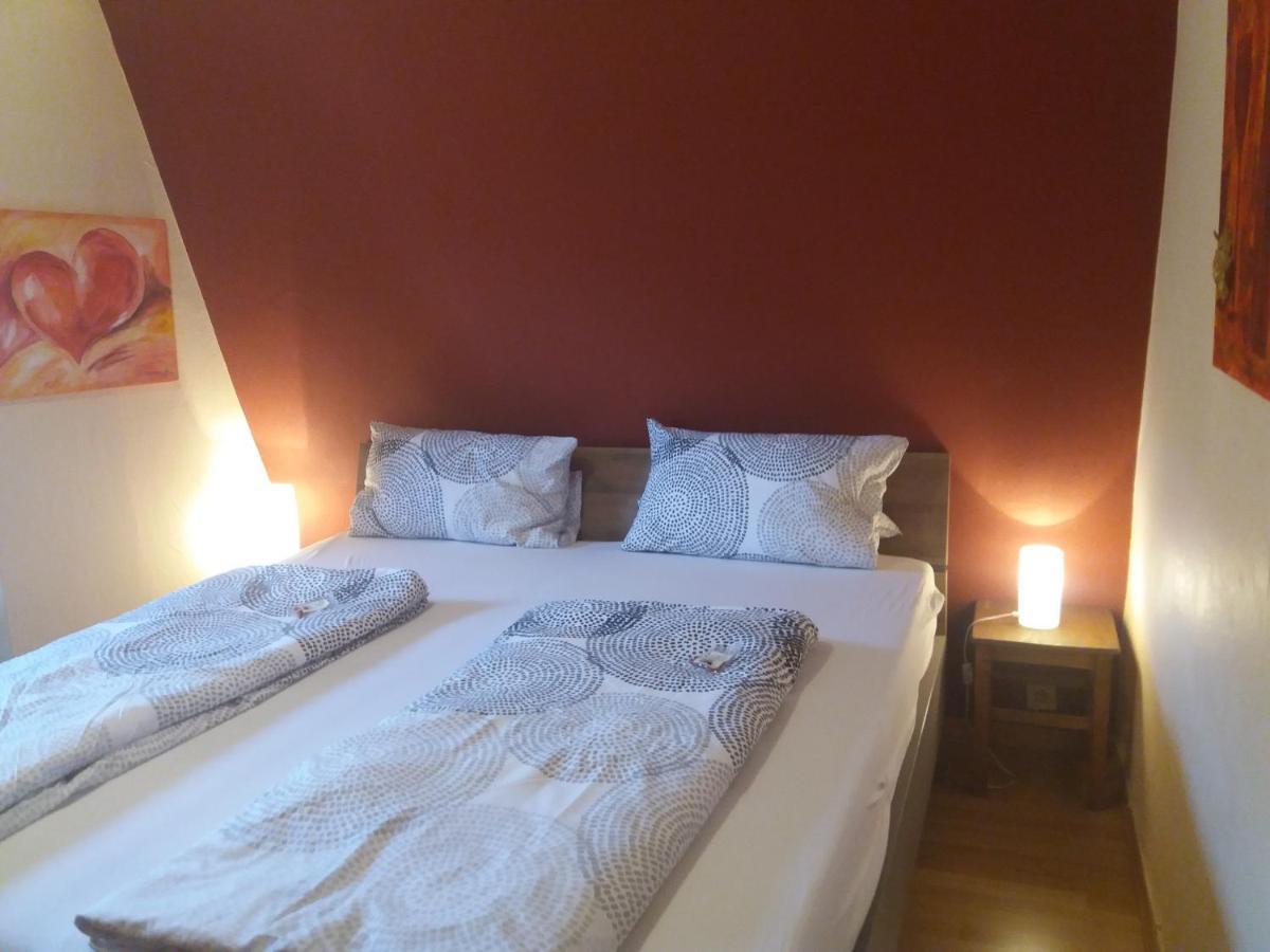 Weingut Matthias Dauns Apartment Райл Екстериор снимка