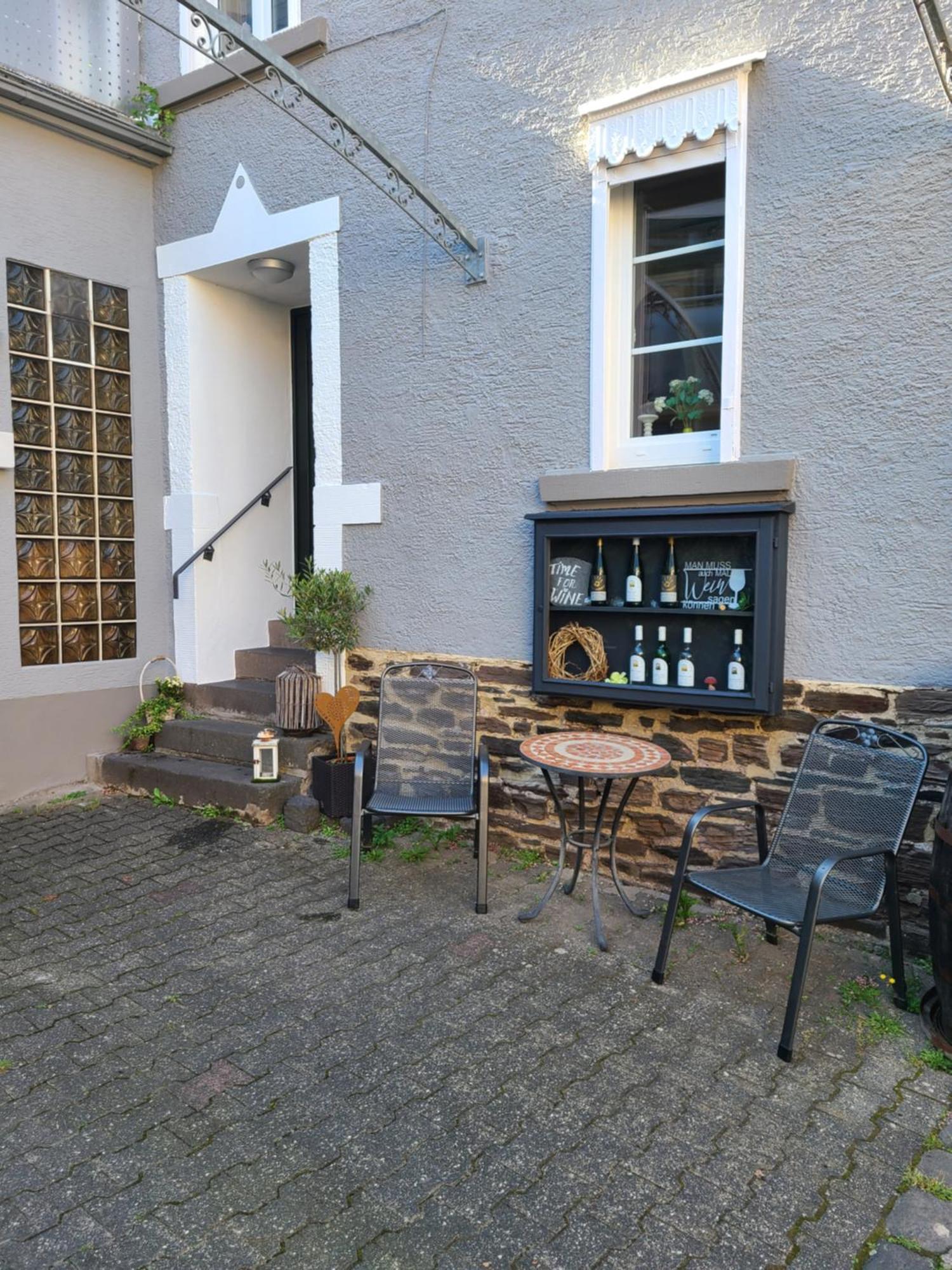 Weingut Matthias Dauns Apartment Райл Екстериор снимка