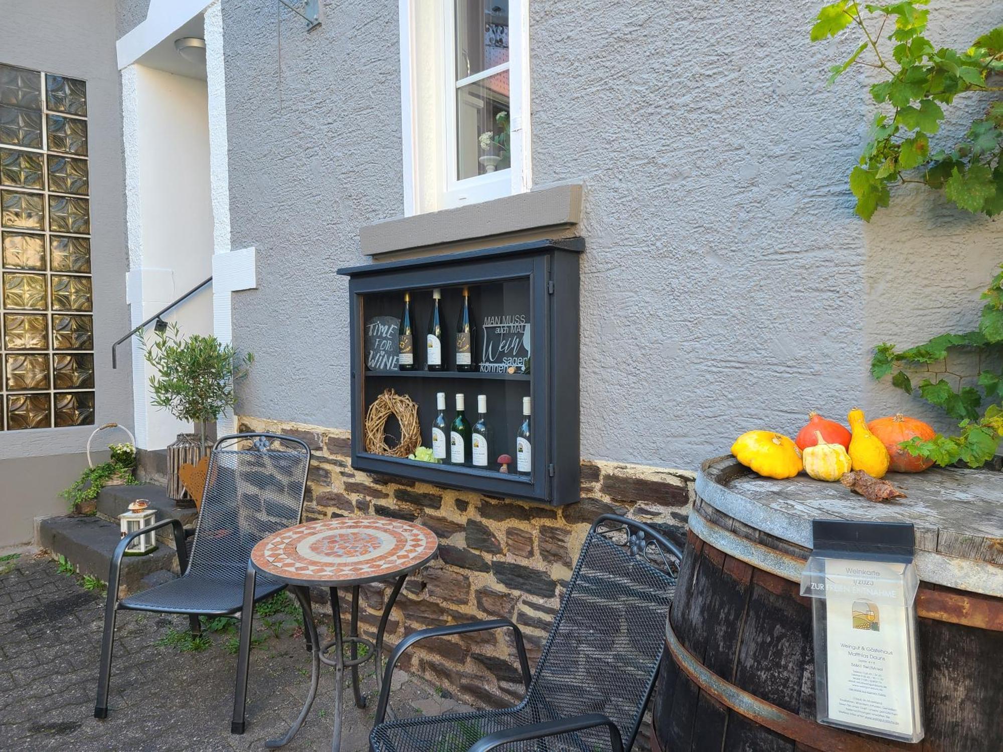Weingut Matthias Dauns Apartment Райл Екстериор снимка