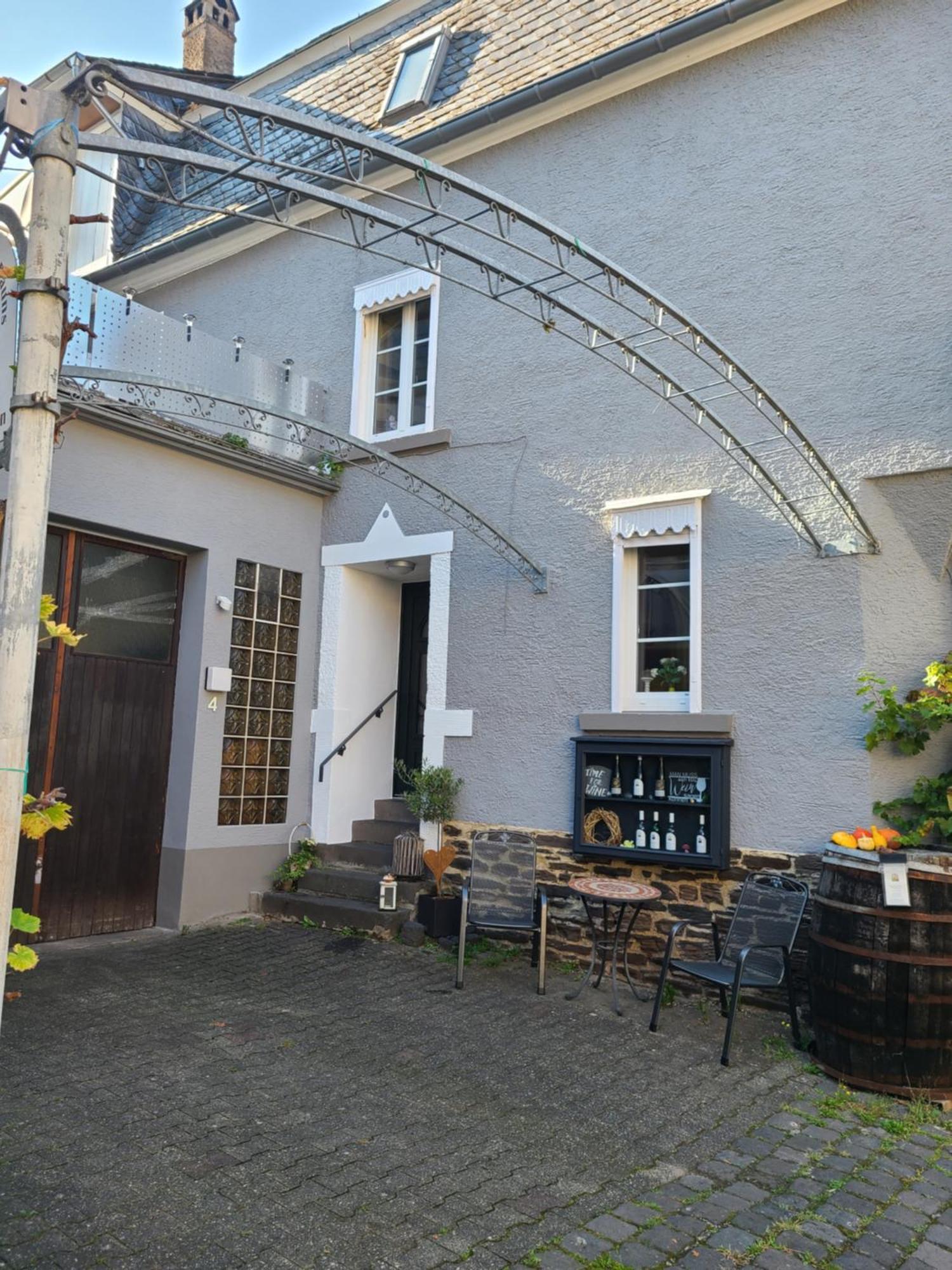 Weingut Matthias Dauns Apartment Райл Екстериор снимка