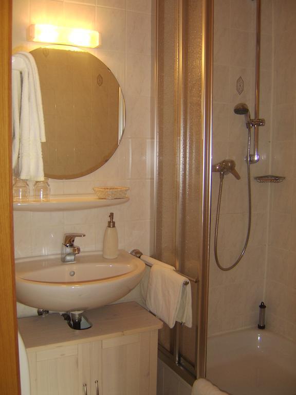 Weingut Matthias Dauns Apartment Райл Екстериор снимка