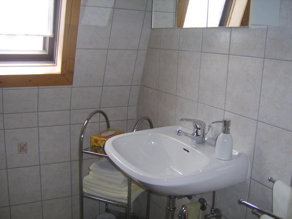 Weingut Matthias Dauns Apartment Райл Стая снимка